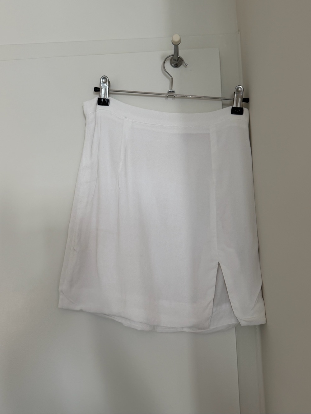 Olivaceous White Straight Skirt with Front Slit